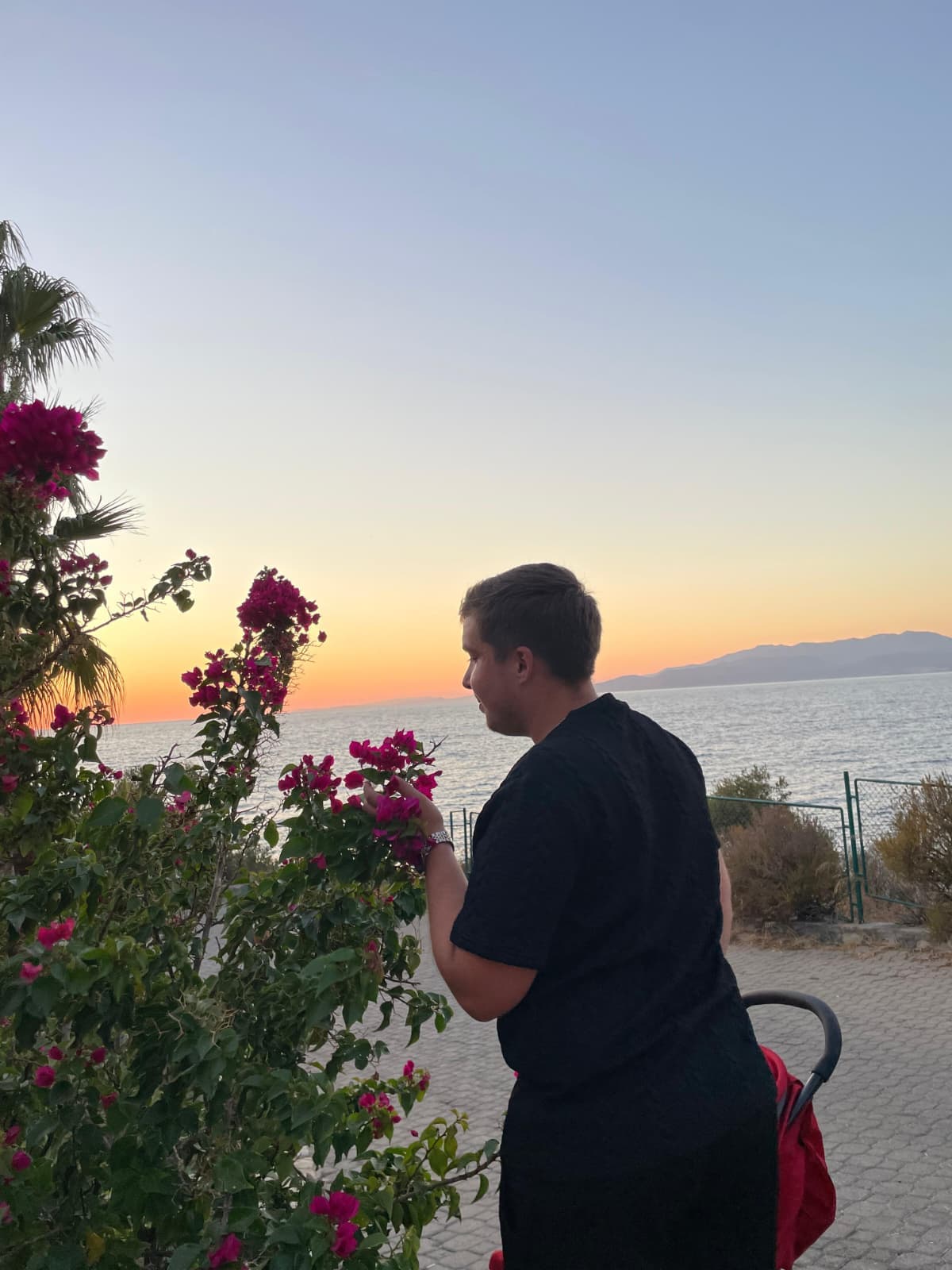 Christian Fischer mit Blick auf den Horizont